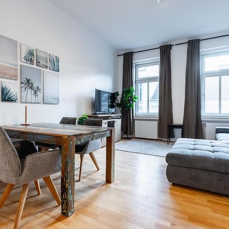 Cozy Apartment Steps Away From Subway Station فيينا المظهر الخارجي الصورة